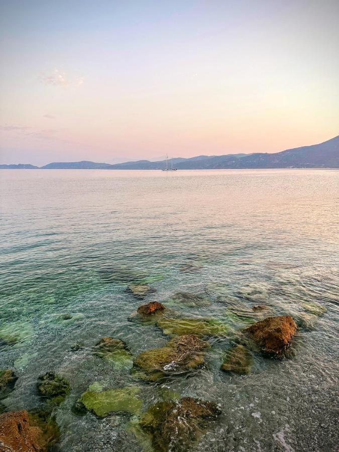 Beach Retreat In Town Corinth Zewnętrze zdjęcie